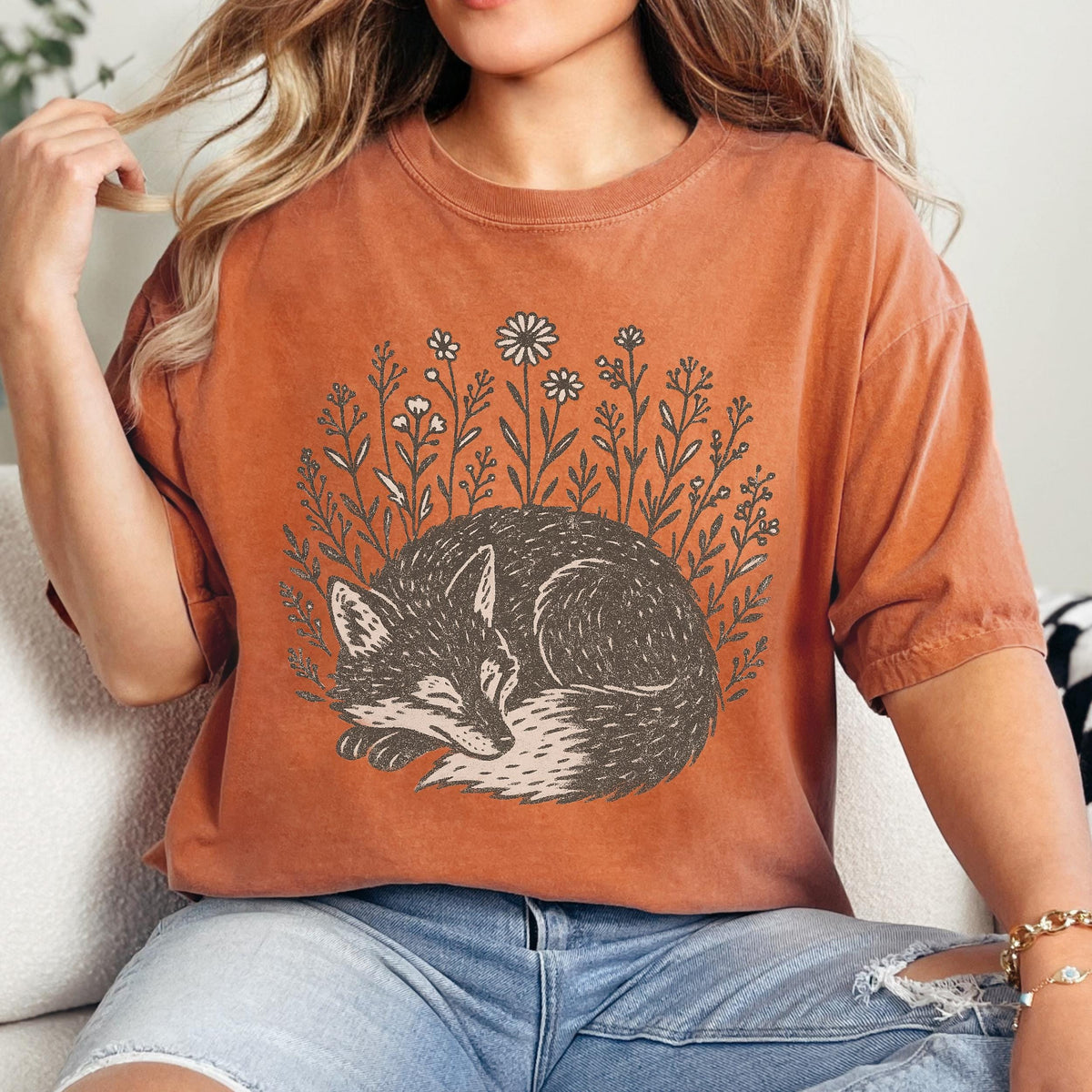 Additional photo of Sleeping Fox Wildflower T-shirt