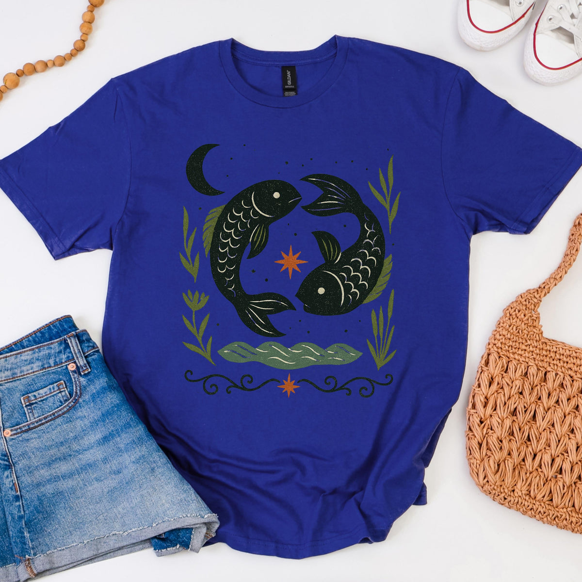 Additional photo of Pisces Zodiac Twin Fish Graphic T-shirt