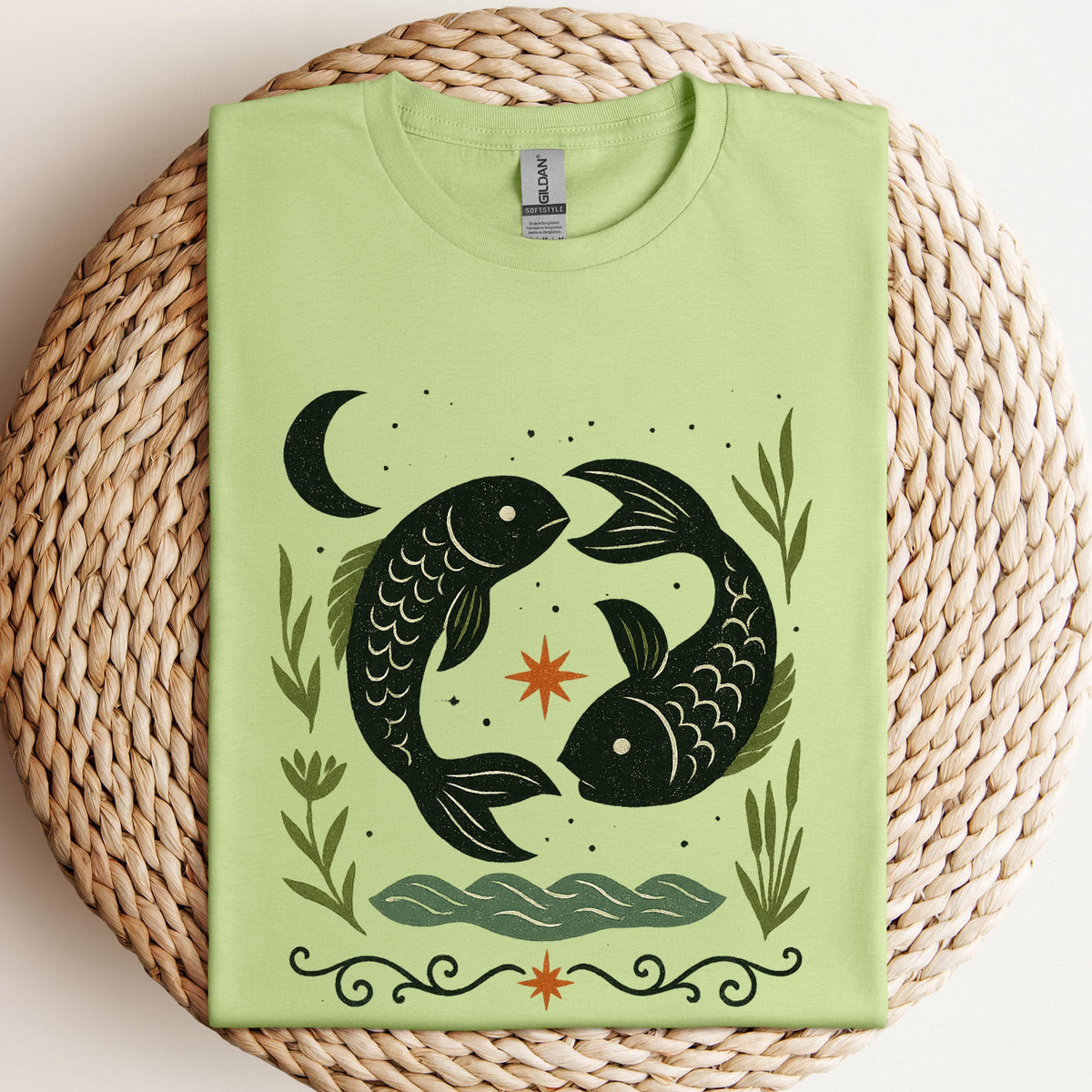 Additional photo of Pisces Zodiac Twin Fish Graphic T-shirt