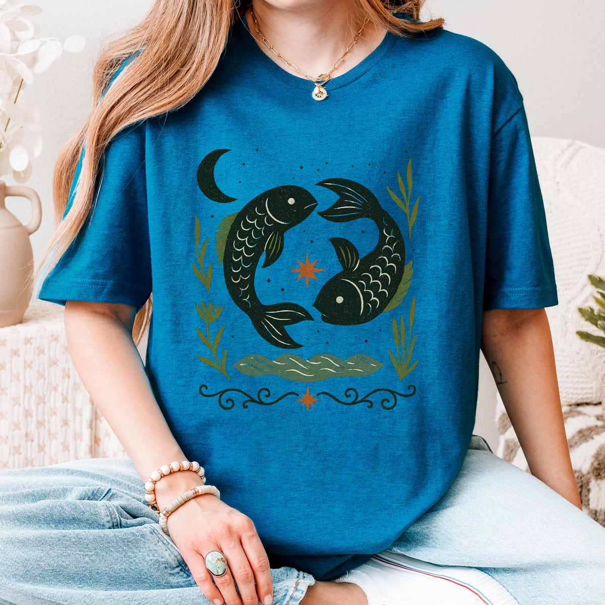 Additional photo of Pisces Zodiac Twin Fish Graphic T-shirt